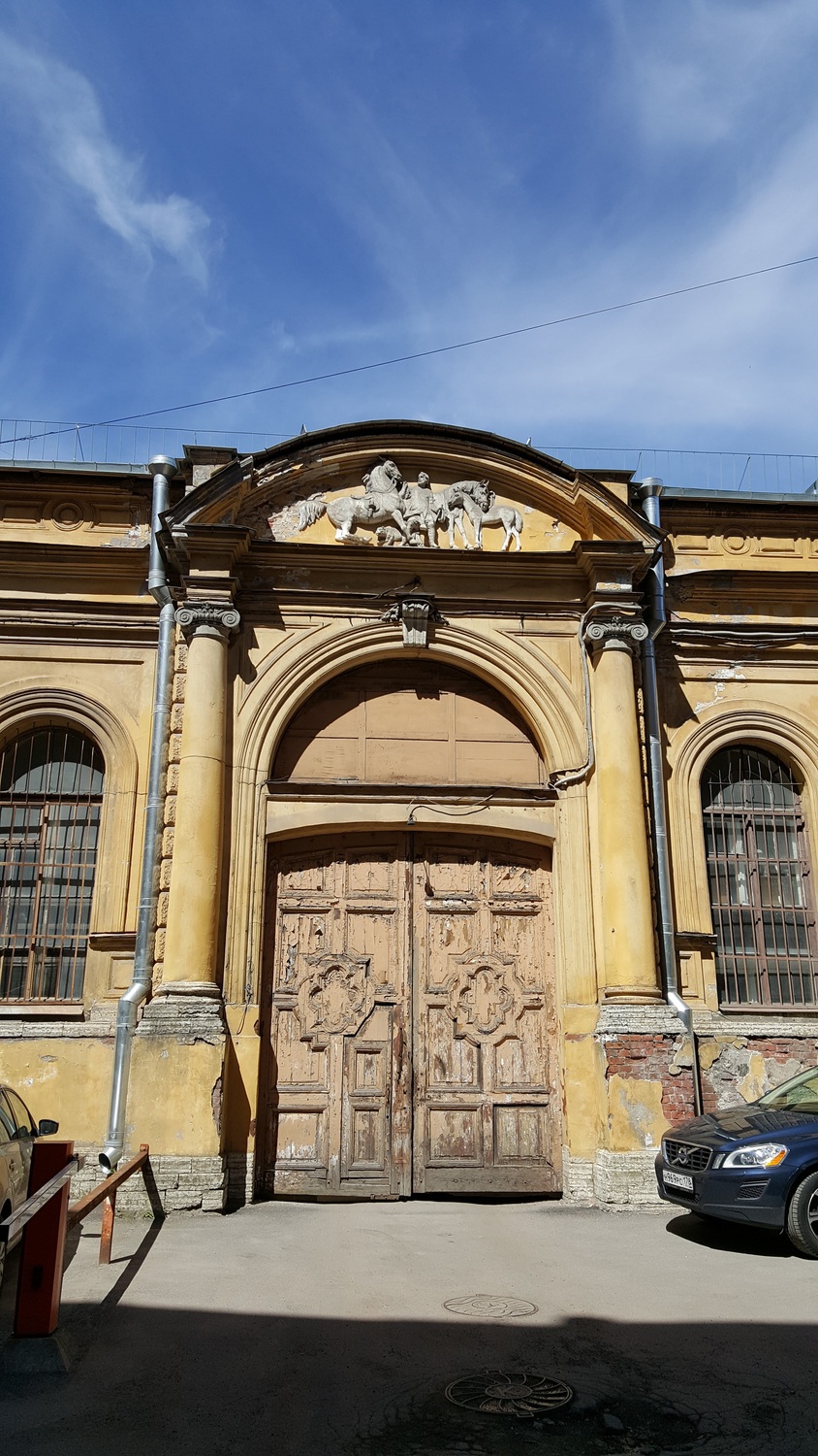 <span style="font-weight: bold;">NEW! Короткая прогулка по спецтарифу. Маленькие секреты Миллионной улицы</span> 